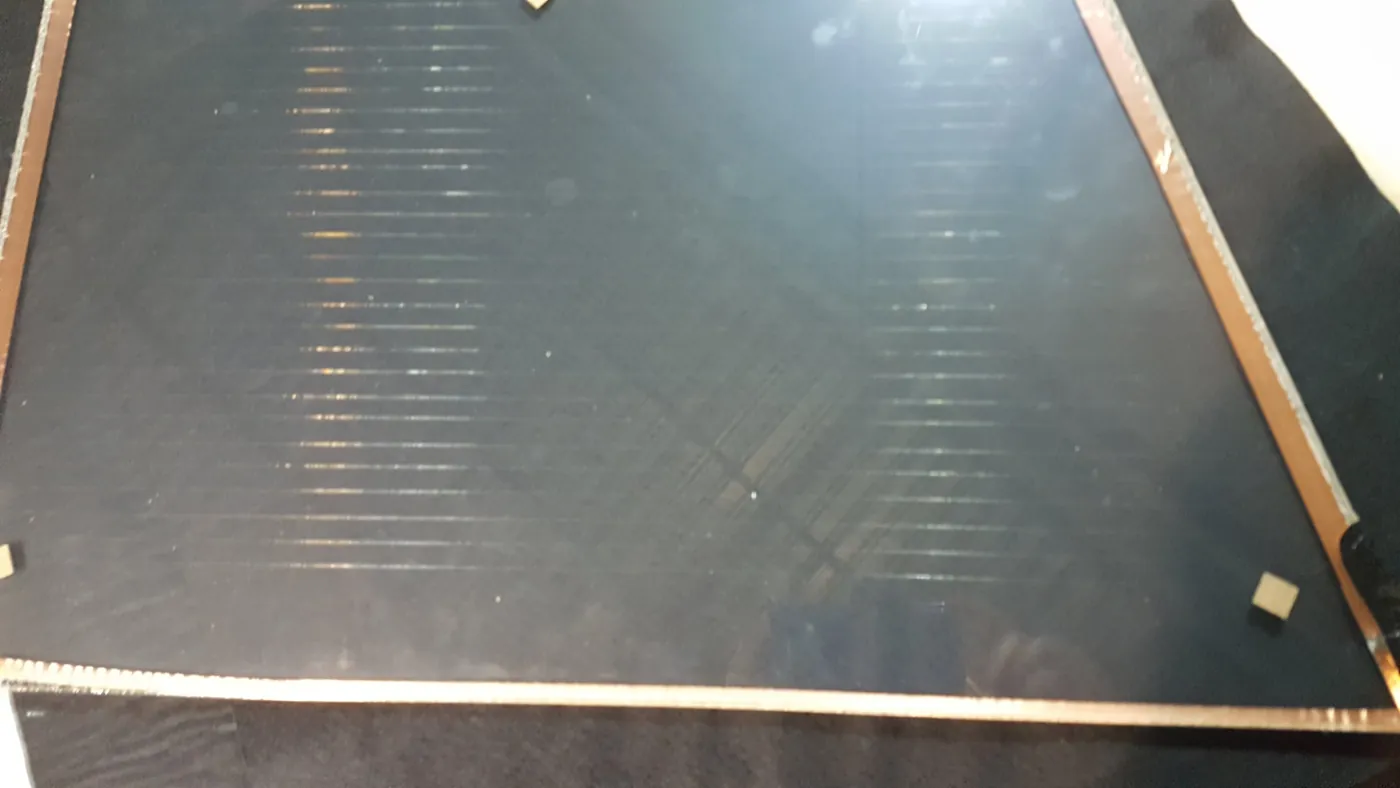 Thermal Frost: hilos de resistencia de 0,21 mm entre las franjas de cobre